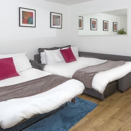 Quiet Riverside Apartment London Exterior photo