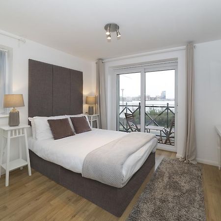 Quiet Riverside Apartment London Exterior photo