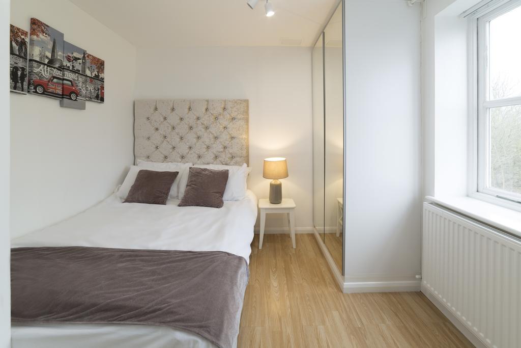 Quiet Riverside Apartment London Exterior photo