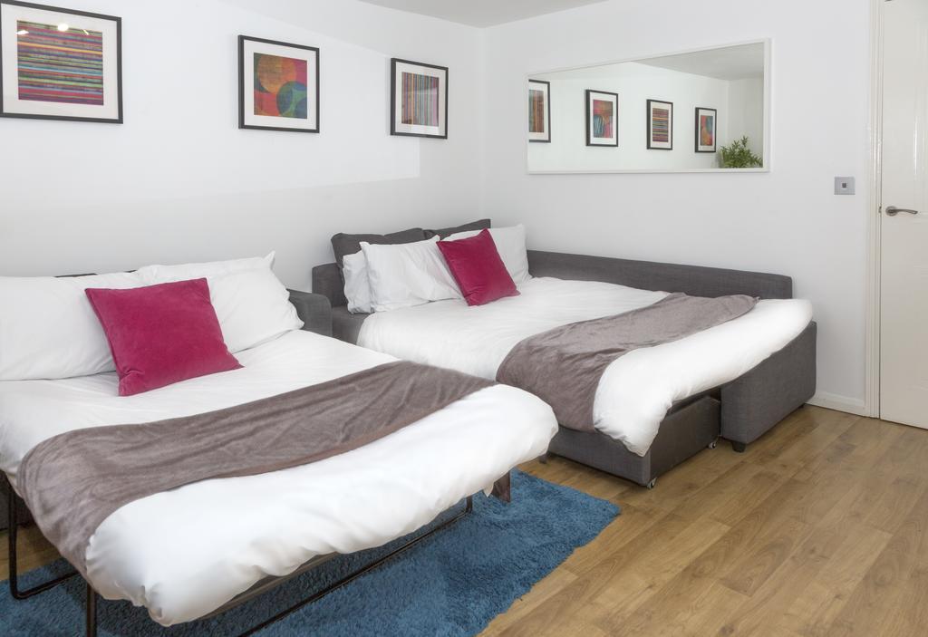 Quiet Riverside Apartment London Exterior photo