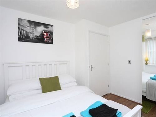Quiet Riverside Apartment London Exterior photo